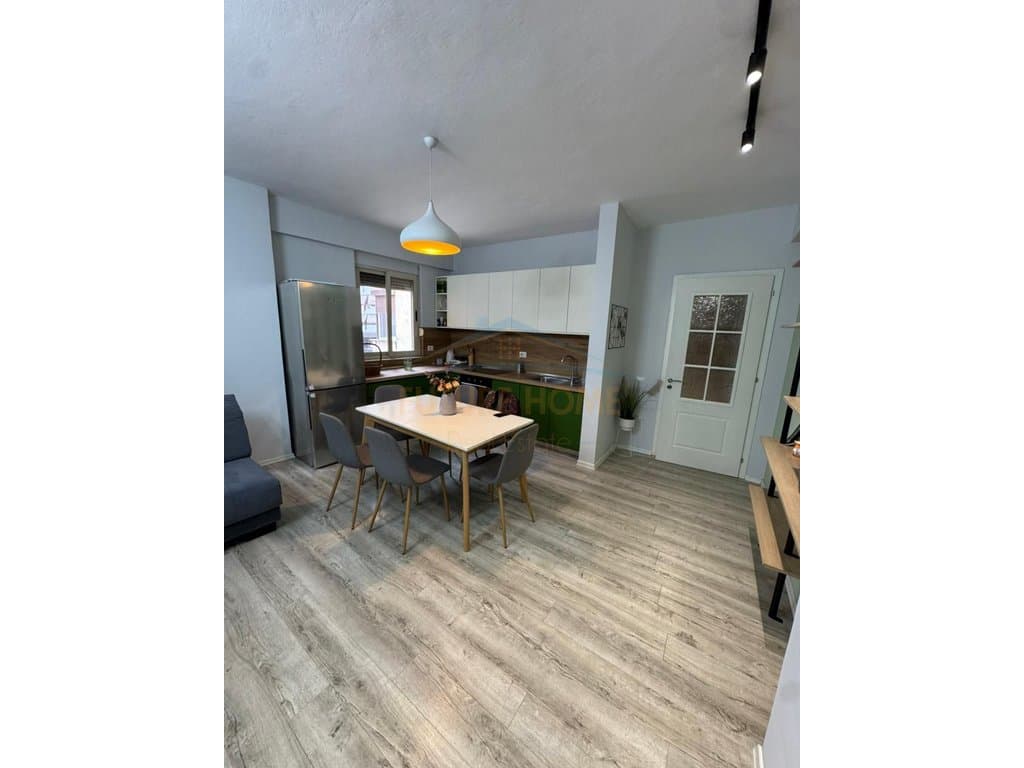 Shitet, Apartament 3+1+2, Stacioni Trenit, Tiranë 3