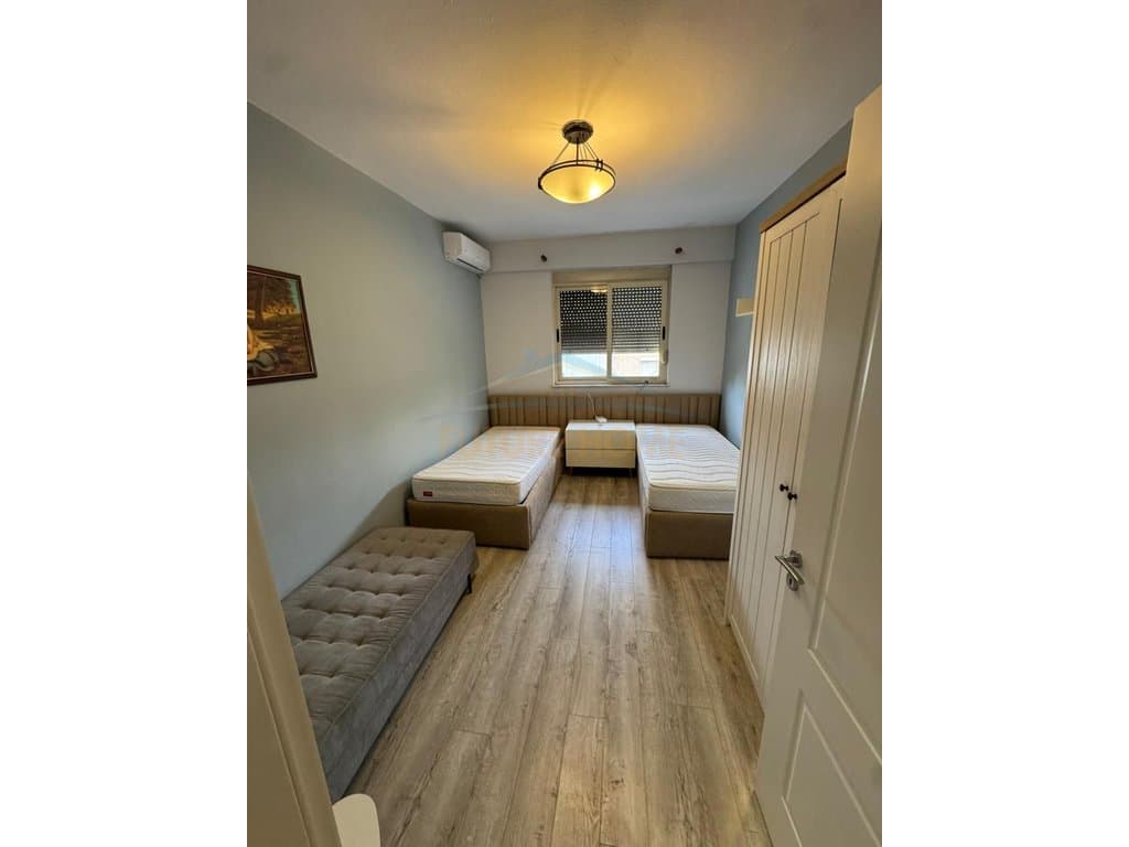 Shitet, Apartament 3+1+2, Stacioni Trenit, Tiranë 2