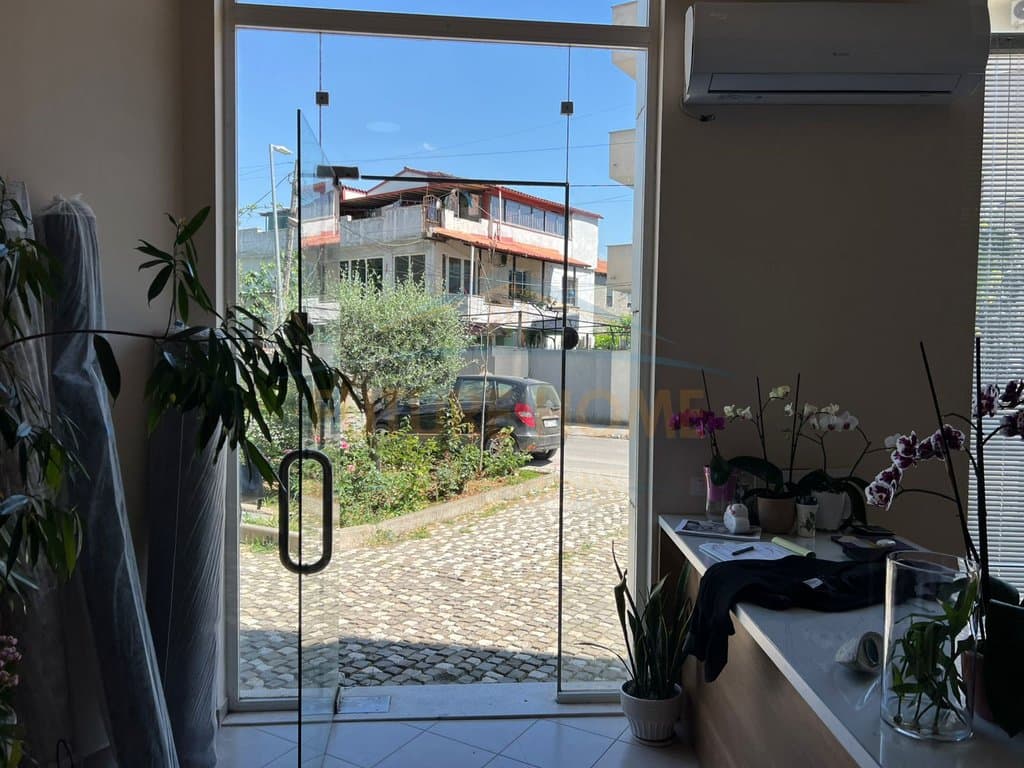 Shitet,Biznes,Rruga Siri Kodra 3