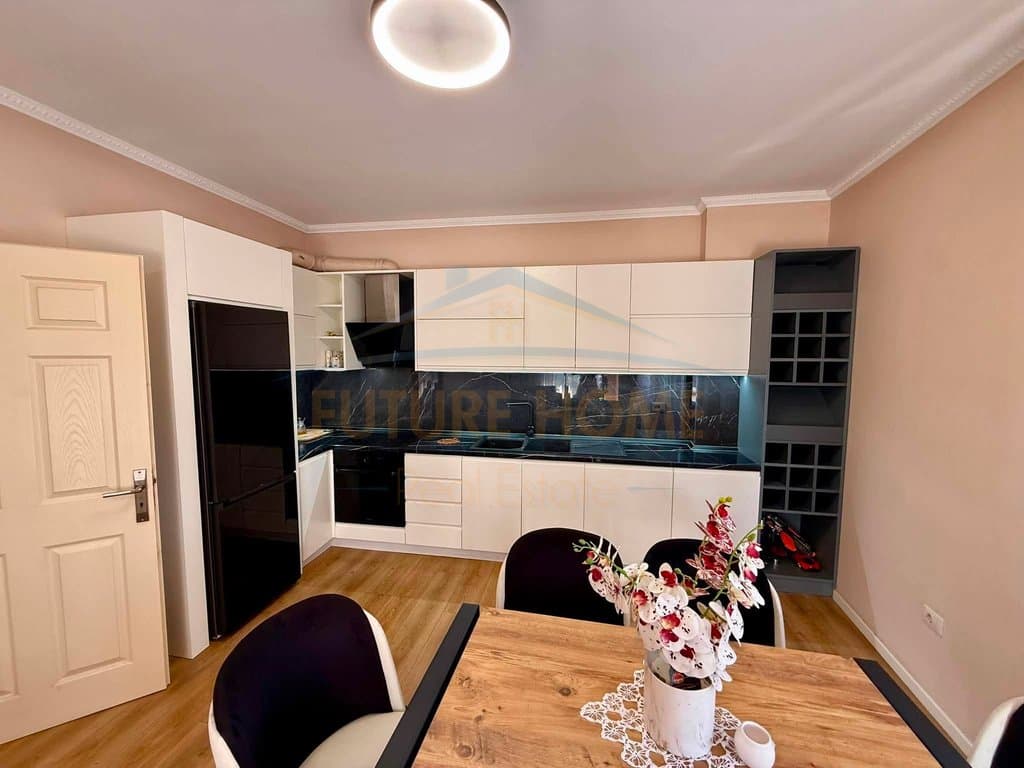 Shitet, Apartament 2+1, Pranë Bar Return, Unaza e Re, Tiranë. 3