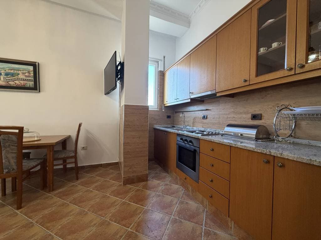 Qera, Apartament 1+1, Blloku i Ambasadave, Tirane 3