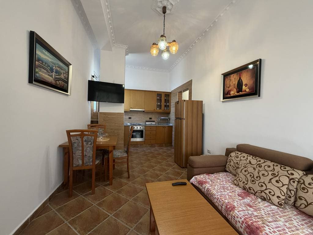 Qera, Apartament 1+1, Blloku i Ambasadave, Tirane 2