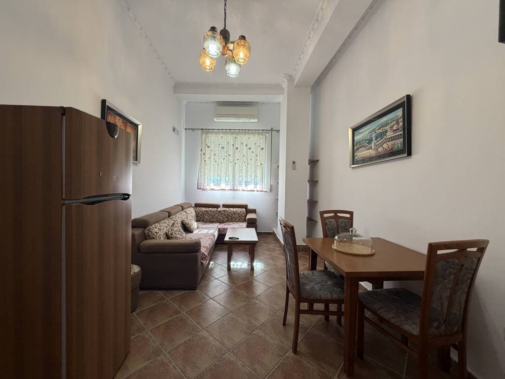 Qera, Apartament 1+1, Blloku i Ambasadave, Tirane 1