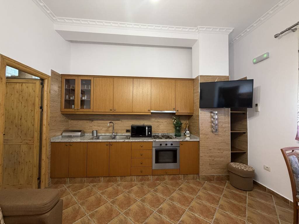 Qera, Apartament 1+1, Blloku i Ambasadave, Tirane 3