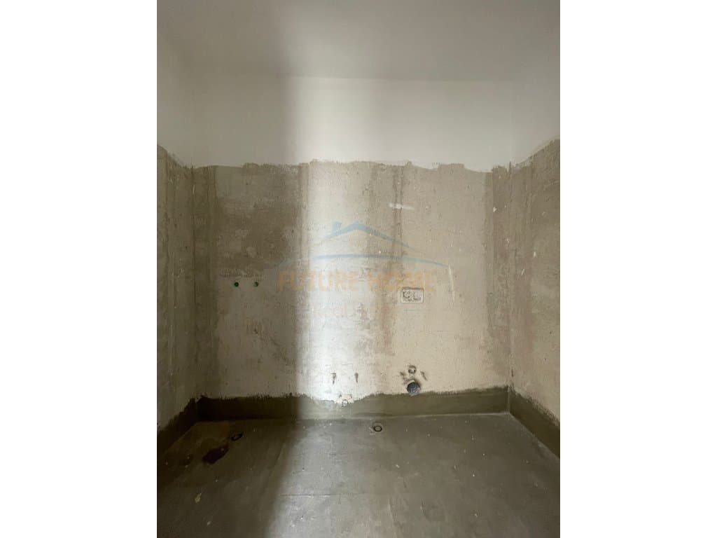 Shitet Apartament 3+1+2+Post Parkimi, Tirana Entry 1. 4