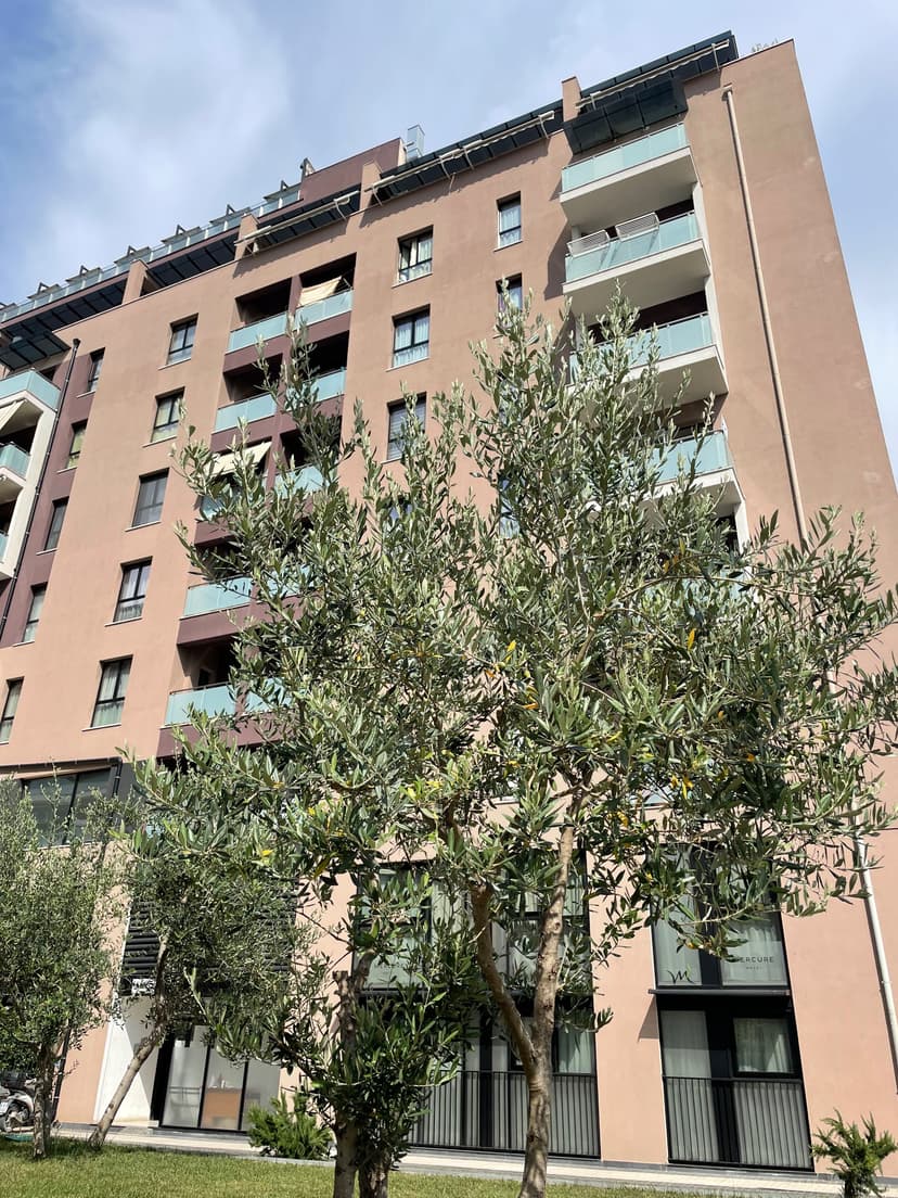 Shitet Apartament 3+1+2+Post Parkimi, Tirana Entry 1. 1