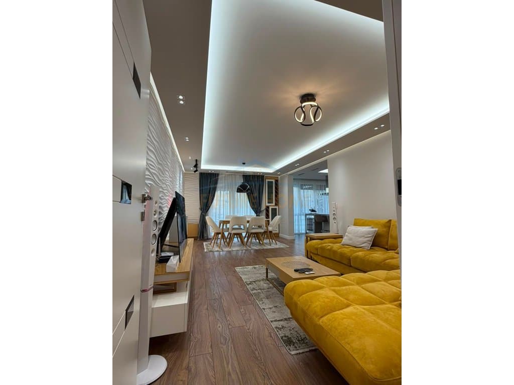 Shitet, Apartament 2+1+2, Blloku Gintash, Laprakë 2