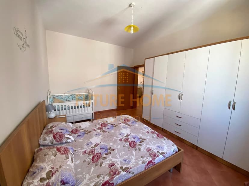 Qera, Apartament 2+1, Komuna e Parisit, Tiranë. 1