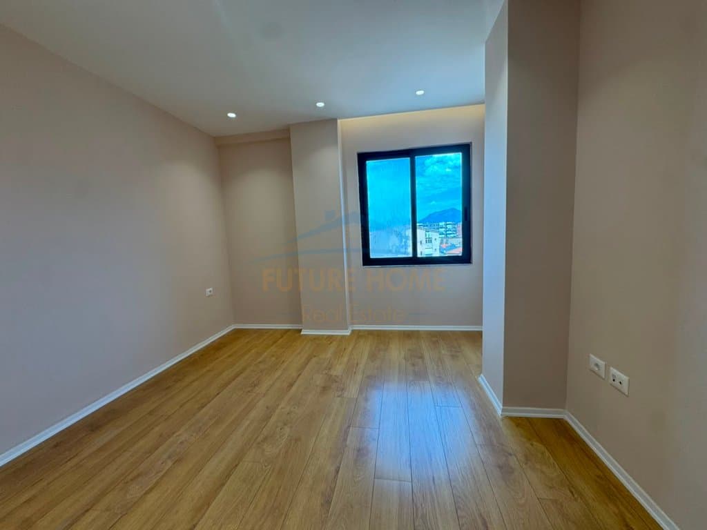 Shitet , Apartament 2+1, Ish Tregu Elektrik , Tirane . 4
