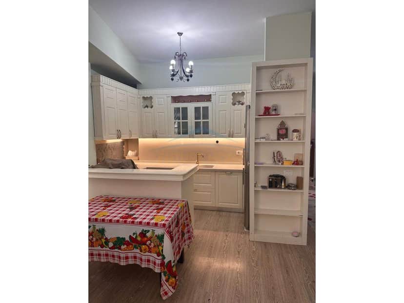 Shitet, Apartament 3+1+2, 21 Dhjetori, Tiranë 1