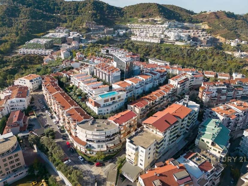 Shitet,Apartament 4+1+2+Verandë,Kodra e Diellit,Tiranë 320,000 €