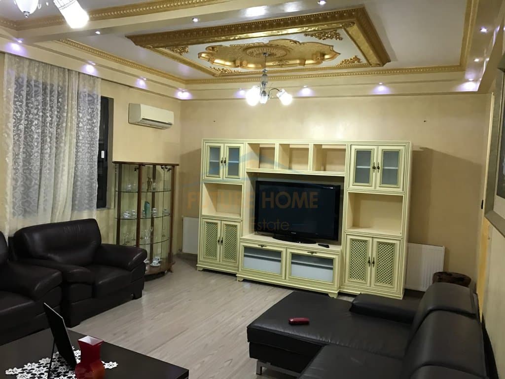 Shitet, Vilë 4-katëshe, Institut, Tirane. 4