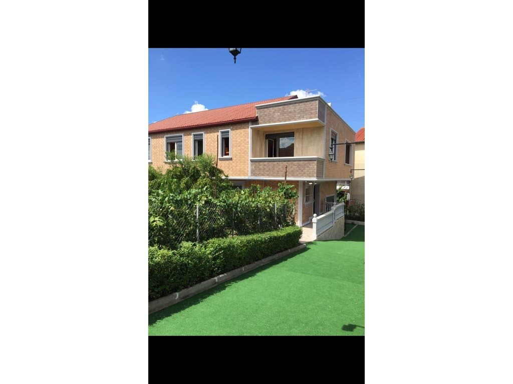Shitet, Vilë 4-katëshe, Institut, Tirane. 5