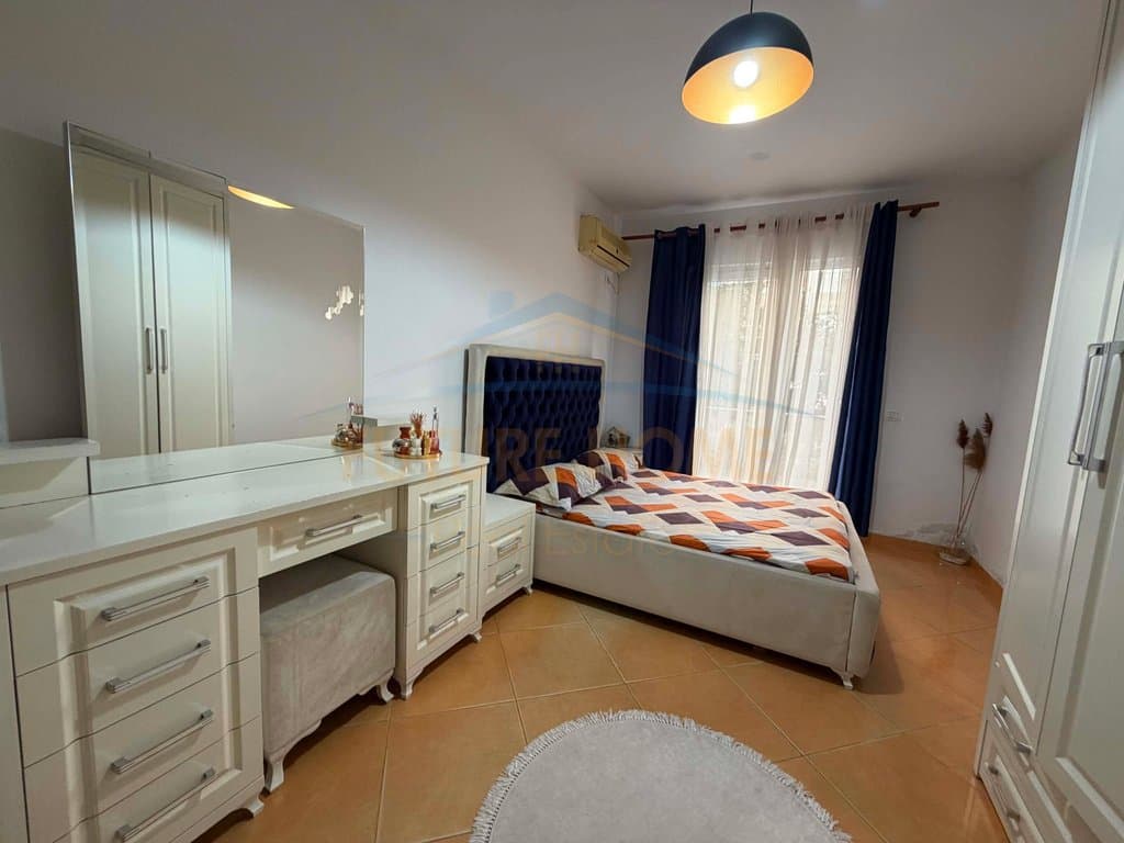 Shitet, Apartament 2+1 + Post Parkimi, Unaza e Re 4