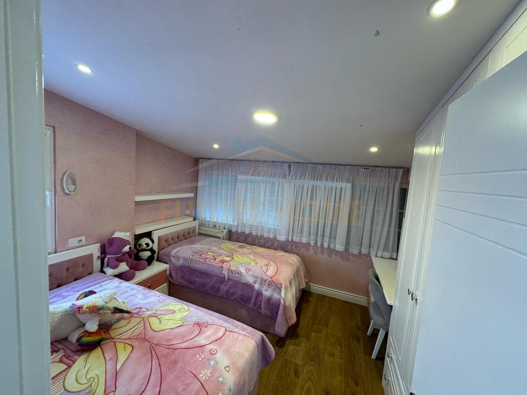 Shitet,Apartament 3+1+2 Poste Parkimi,Fresk 4