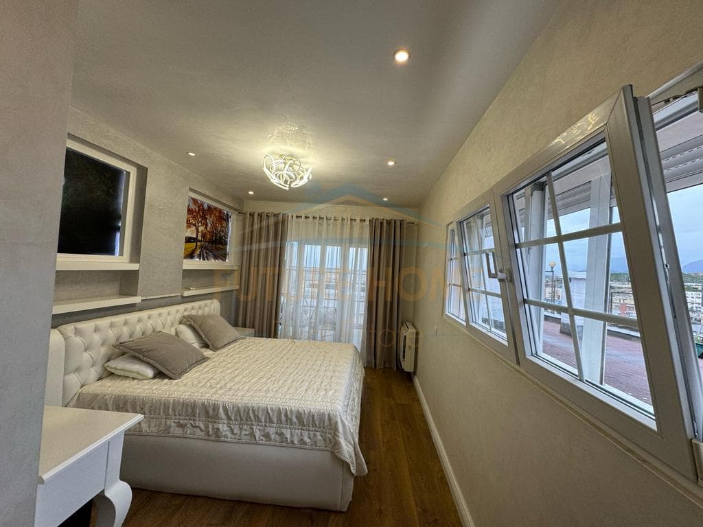 Shitet,Apartament 3+1+2 Poste Parkimi,Fresk 2