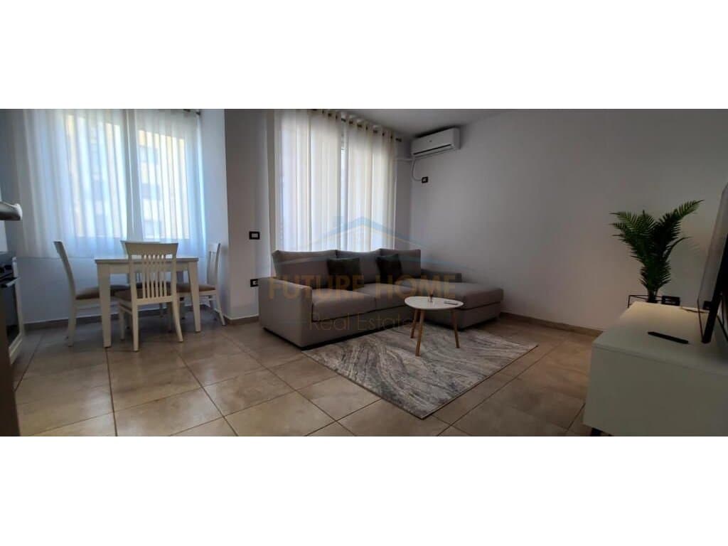 Shitet,Apartament 1+1+Post Parkimi,Kompleksi Xhura 4