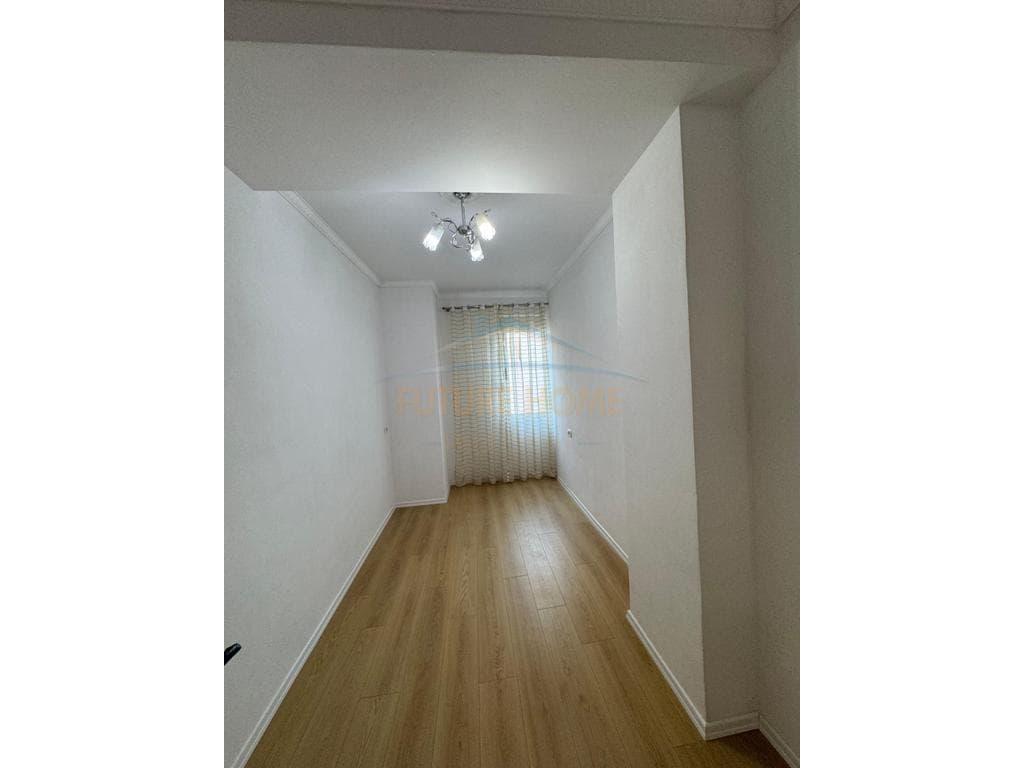 Shitet, Apartament 2+1, Fresk 3