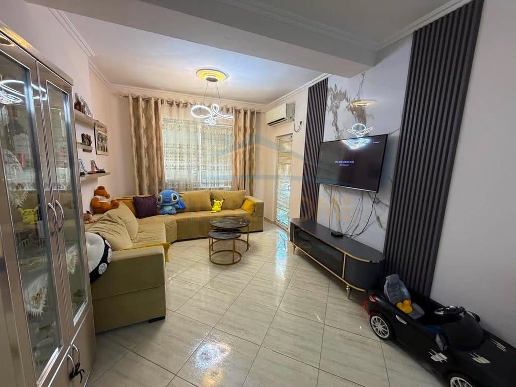 Shitet, Apartament 2+1+2, Unaza e Re UNA72260 4
