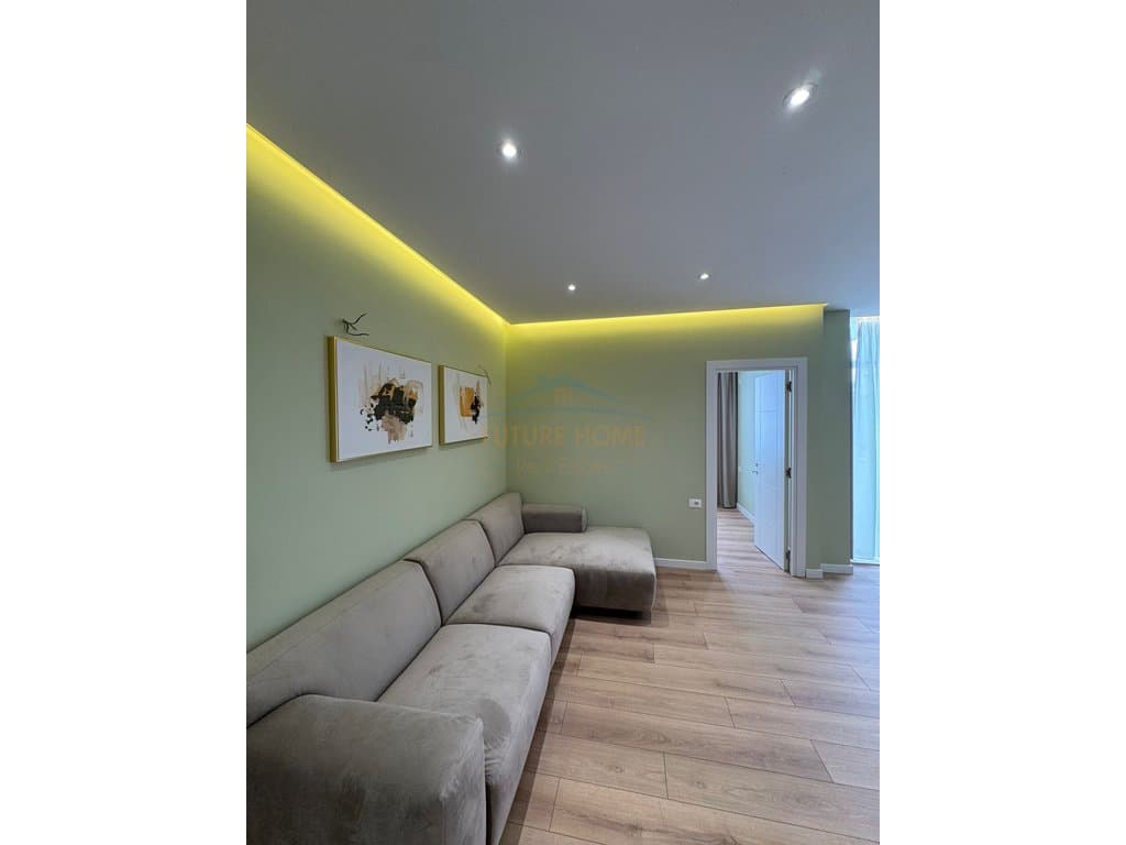 Shitet, Apartament 2+1, Myslym Shyri, Tiranë. 3