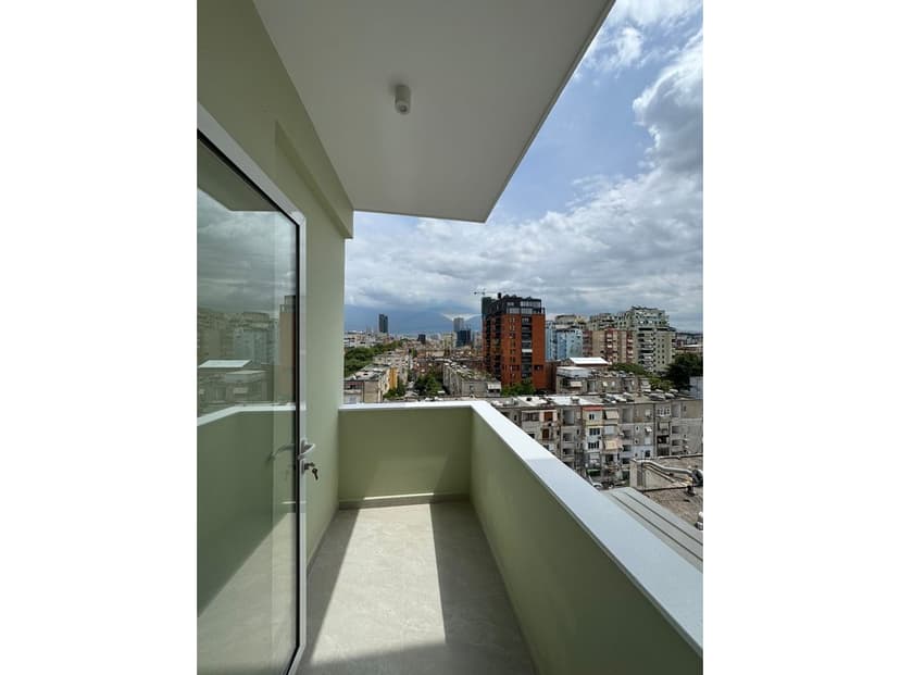 Shitet, Apartament 2+1, Myslym Shyri, Tiranë. 1