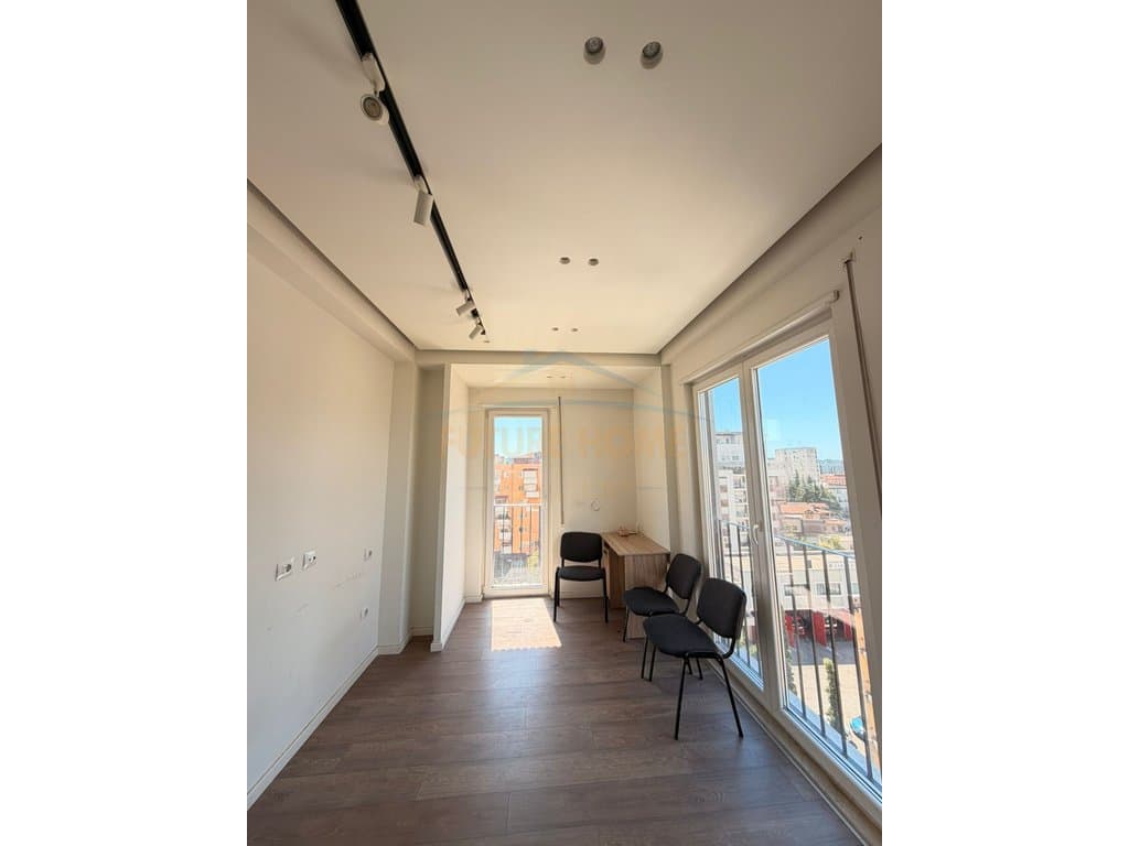 Qera, Ambient për Zyra 3+1+2, Rruga Frosina Plaku, Tirane UNA70636 1