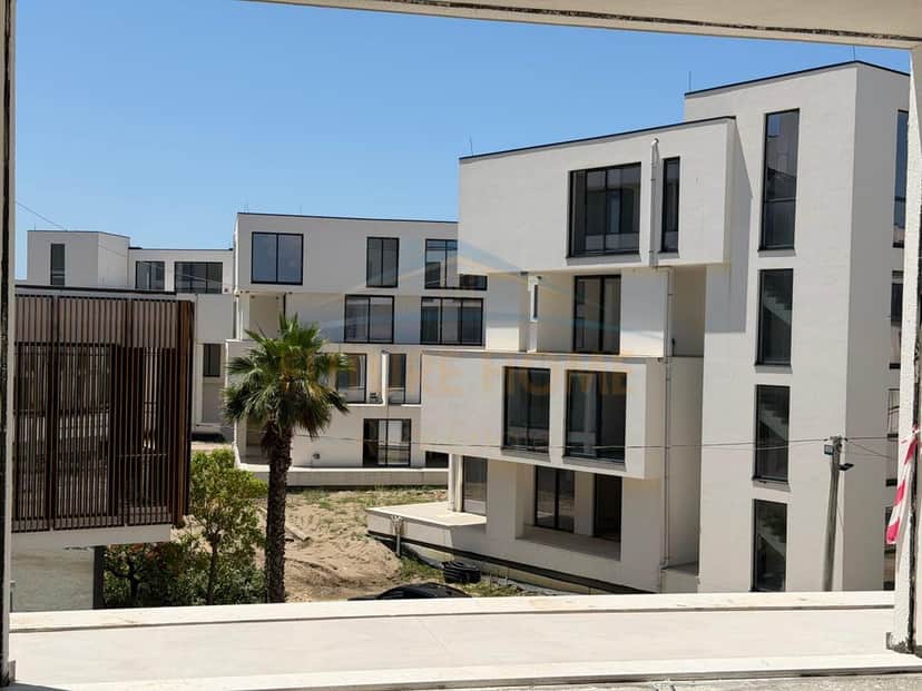 Shitet Apartament 2+1 + Verandë – Kompleksi Porto Lalëzi, Hamallaj