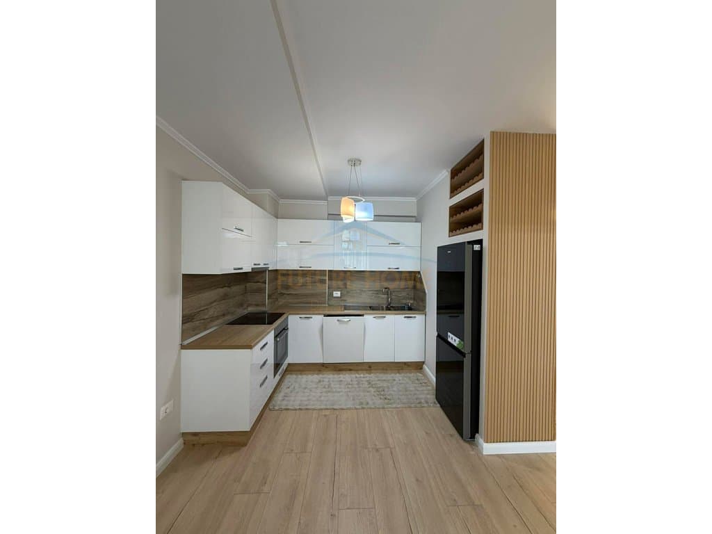 Shitet, Apartament 1+1, Golden Park 3, Rruga e Kavajës 3