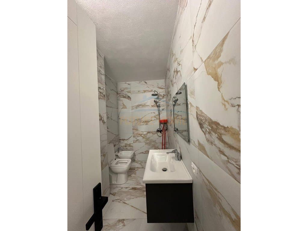 Shitet Apartament 3+1 – Pranë Vilës L, Astir 5