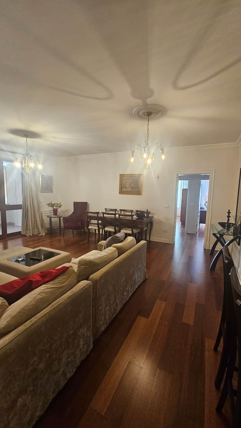 Shitet Apartament 3+1+3 ne Bllok 1