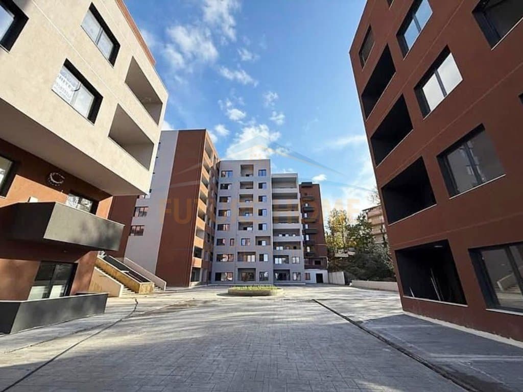 Shitet Apartament 1+1+Post Parkimi, Kompleksi Xheluks, Rruga e Elbasanit 3