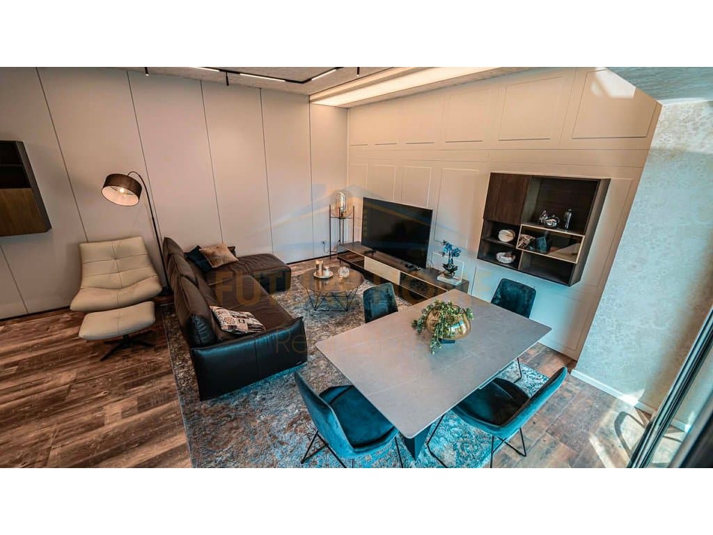 Shitet, Apartament 2+1+2, Ambasador 3, Tiranë