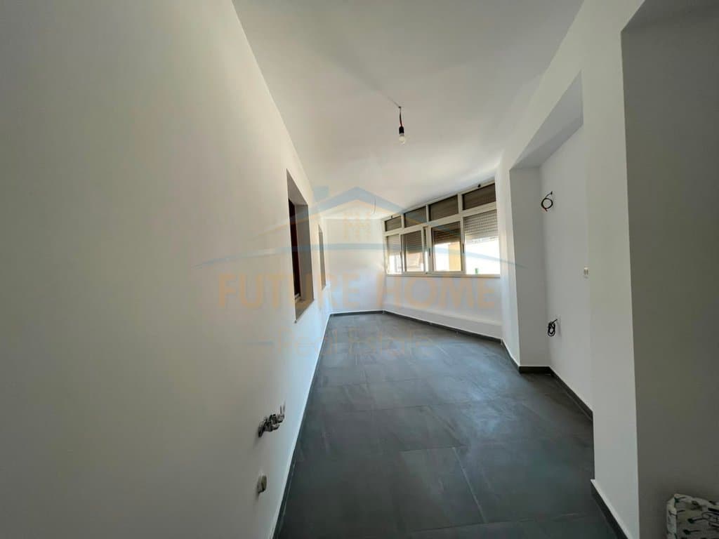 Shitet, Apartament 2+1, Pazari i Ri 2