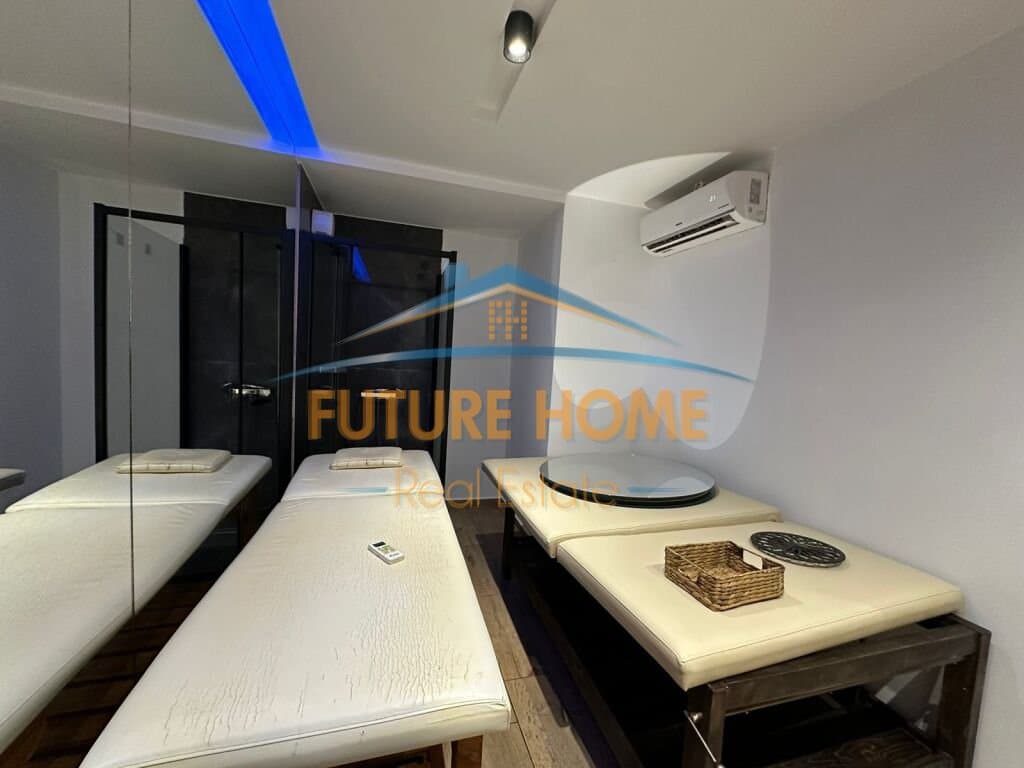 Disponojme apartament per shitje me vendndodhje tek Petro Nini. 2