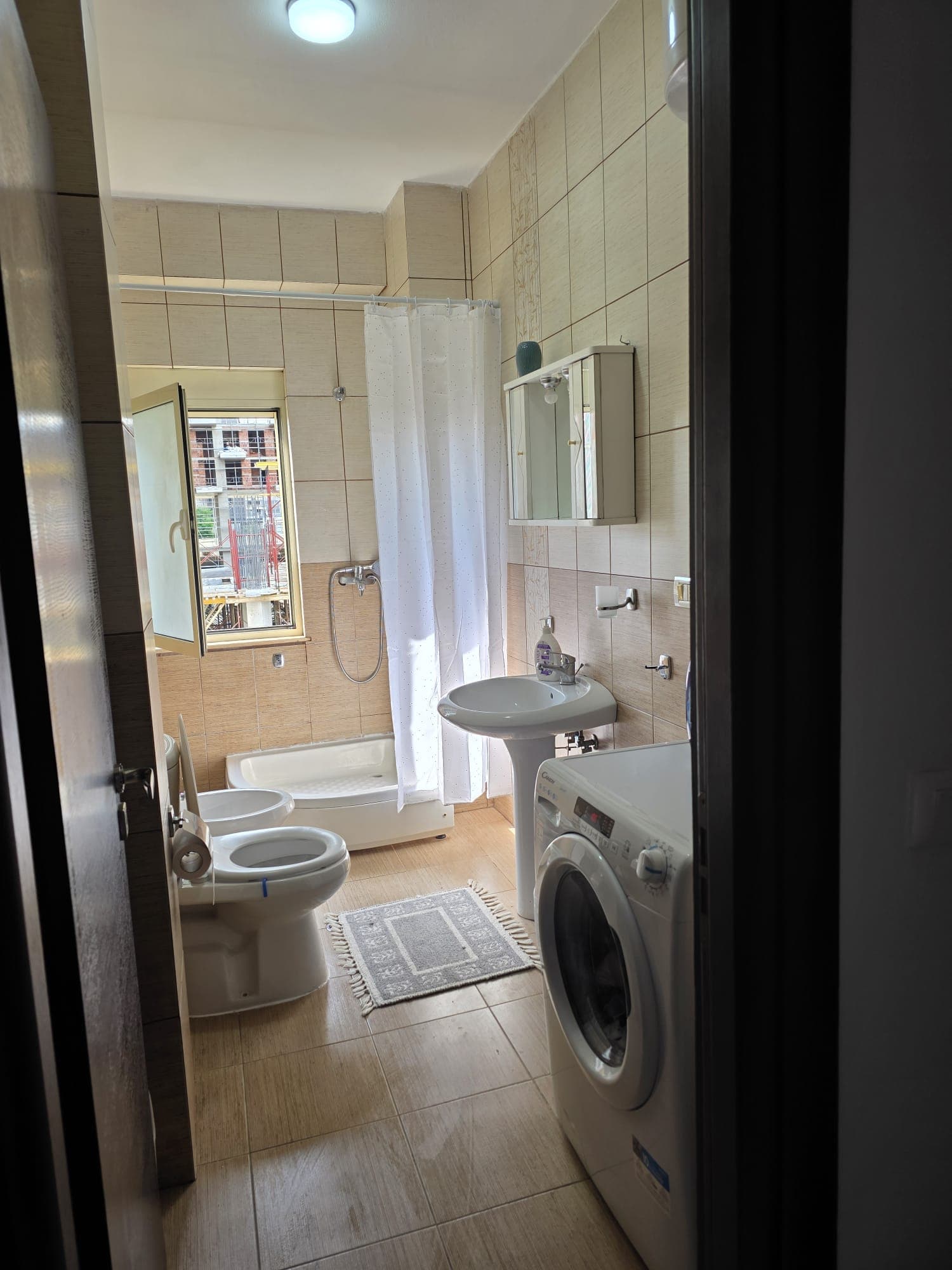 Apartament 1+1 me qira – Materniteti i Ri ! 4