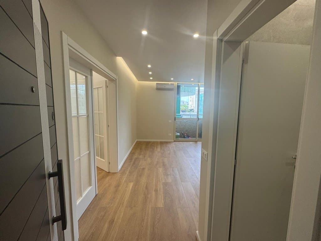 Shitet ,Apartament 1+1, Komuna e Parisit, Tirane 4