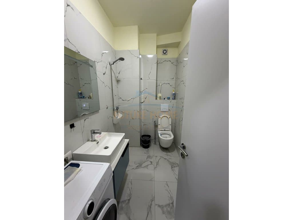Shitet, Apartament 1+1+Post Parkimi, Rrugën Riza Cerova 2