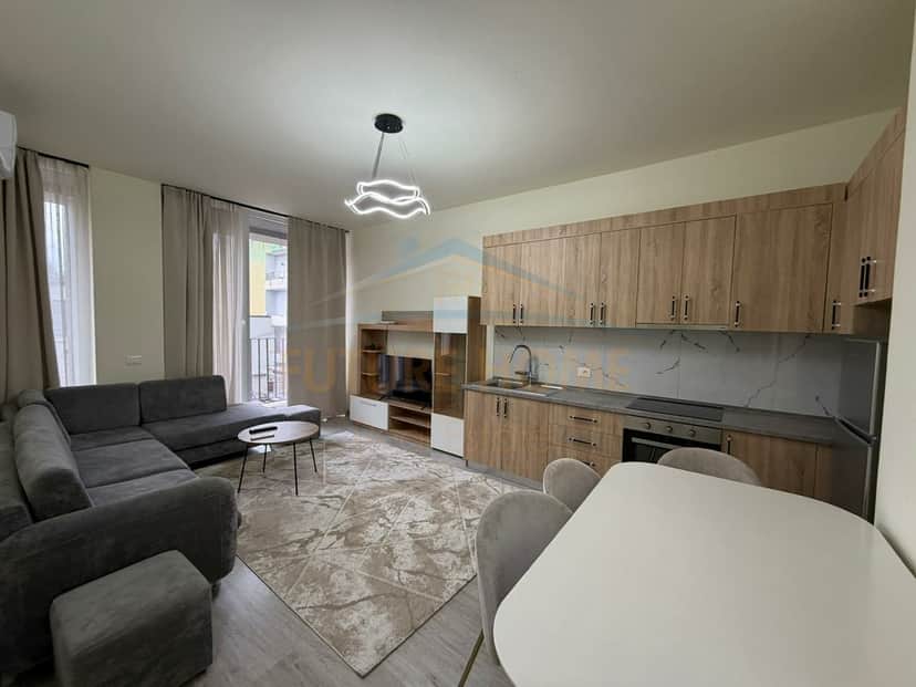 Shitet, Apartament 1+1+Post Parkimi, Rrugën Riza Cerova 1