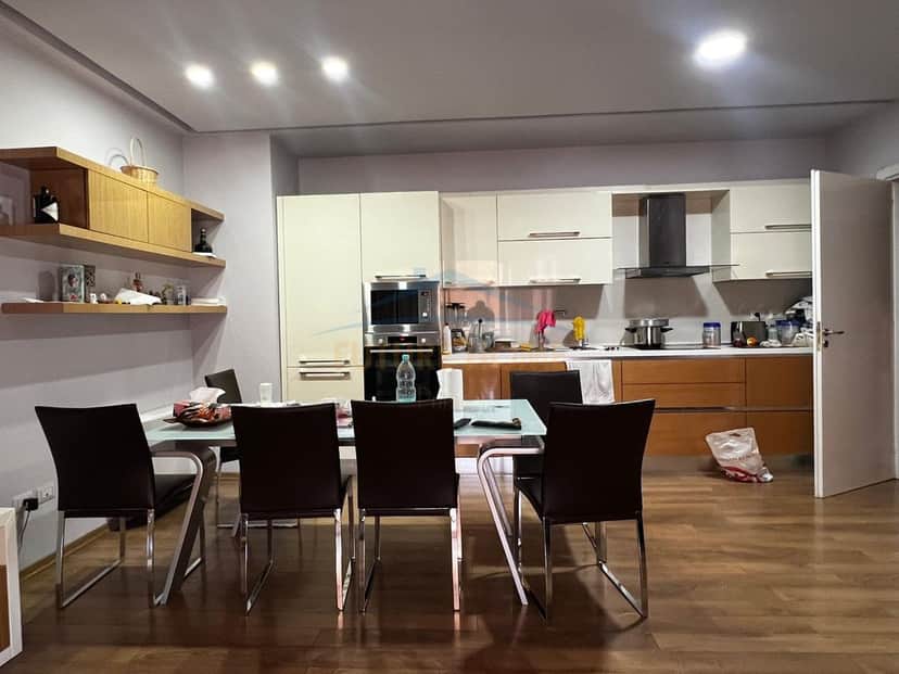 Shitet Apartament 3+1+2, Rruga Dritan Hoxha 1