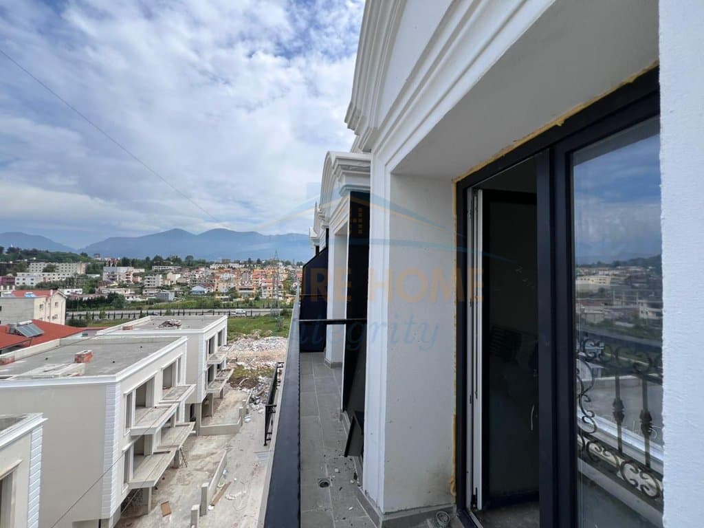 Shitet, Garsoniere, Rezidenca Porta Tirana e Re, Tiranë. 3