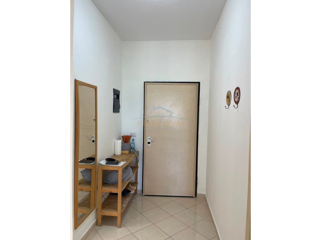 Qera,Apartament 1+1+Post Parkimi, Rruga Karl Gega, Stacioni i Trenit,Tiranë