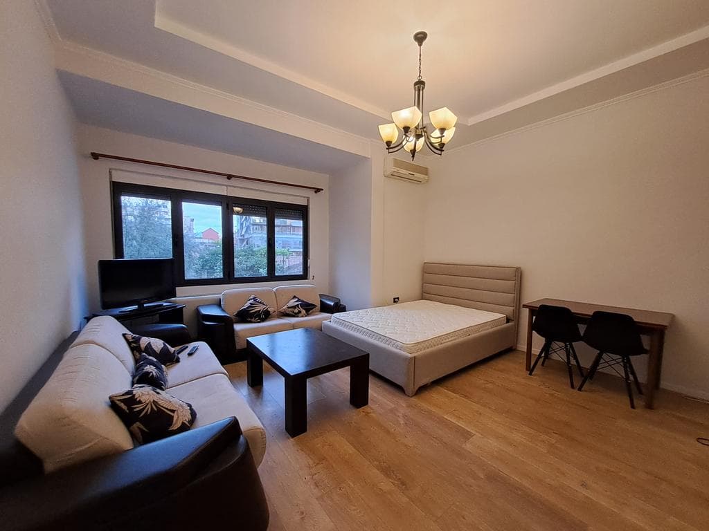 Qera, Garsoniere, Pazari i Ri, Tirane