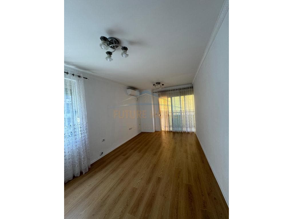 Shitet, Apartament 2+1, Fresk 2