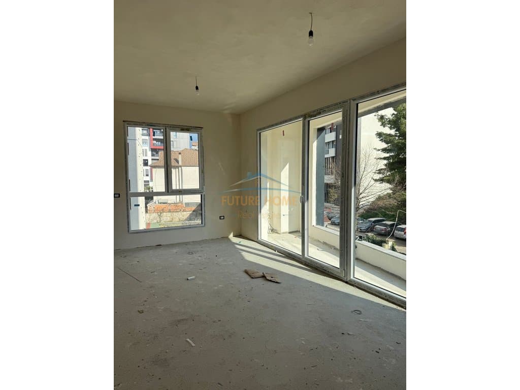 Shitet, Apartament 2+1+2, prane Fushës së Alidemit, Tiranë, Tiranë. 1