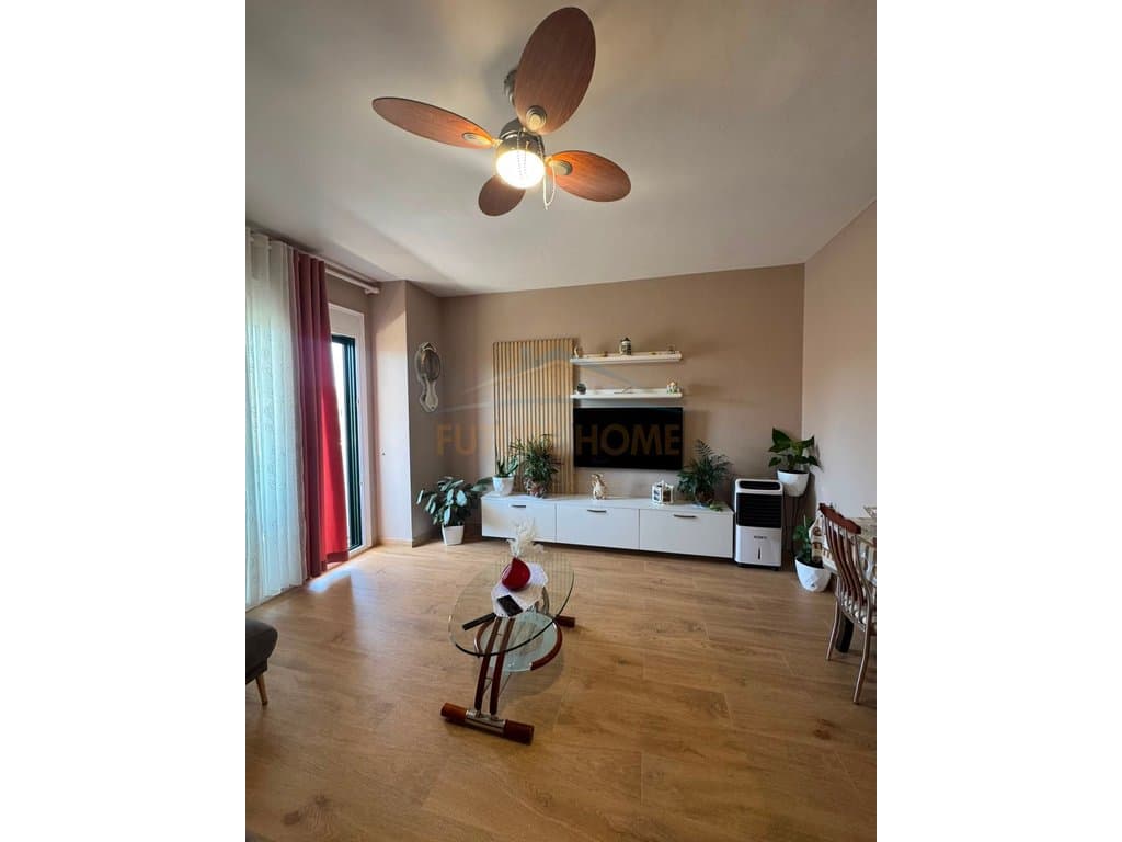 Shitet, Apartament 2+1+2 tek Rrota e Kuqe,Durrës 2