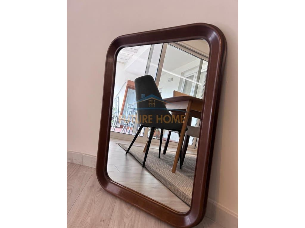 Disponojmë apartament 2+1+2+Verandë për shitje në Bllok. 4