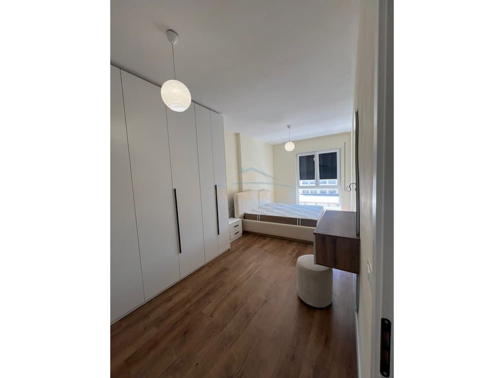 Qera Apartament 2+1+2+Post, Rruga 5 Maji, Tiranë 5