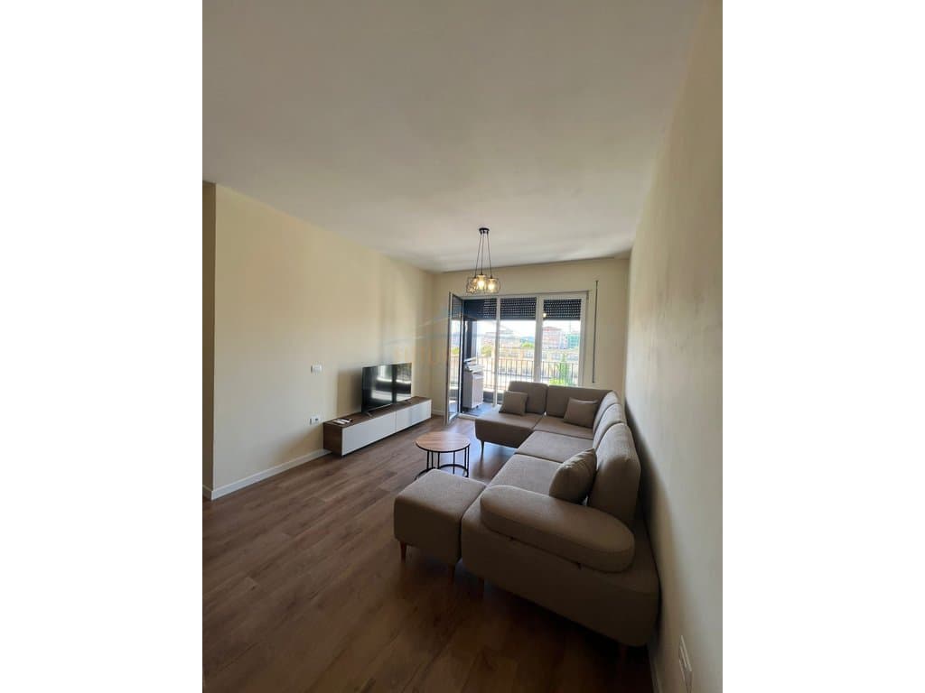 Qera Apartament 2+1+2+Post, Rruga 5 Maji, Tiranë 3