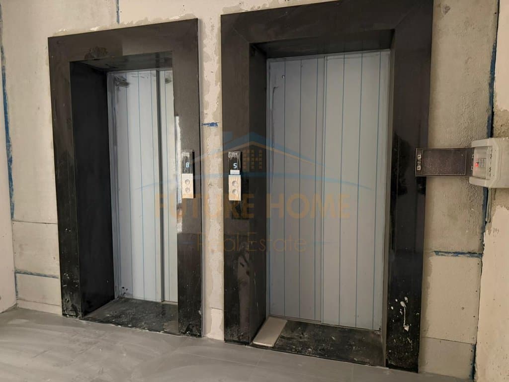 Shitet, Apartament 1+1, tek Kompleksi Grand, Tiranë. 3