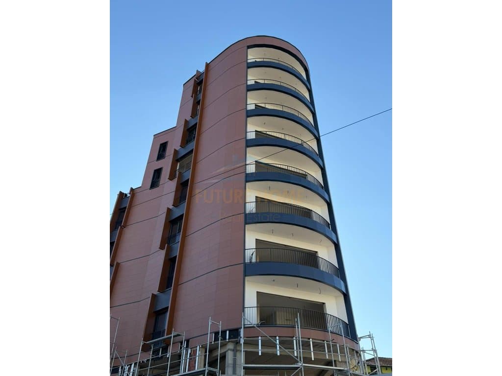 Shitet, Apartament 1+1, tek Kompleksi Grand, Tiranë. 1